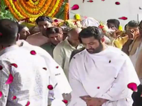 Nandamuri Harikrishna funeral: Why not taken to NTR bhavan? Nandamuri Harikrishna funeral: Why not taken to NTR bhavan?