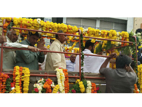 అబిడ్స్లో వాణిజ్య సముదాయాలు మూత
