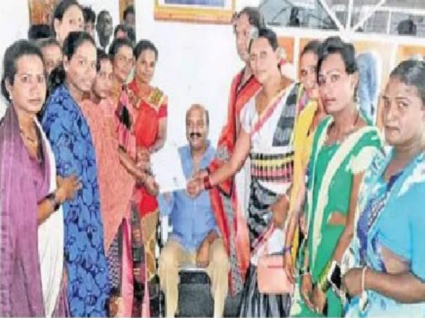 Hijras in the elections... TDP MLA JC Prabhakar sensation Hijras in the elections... TDP MLA JC Prabhakar sensation