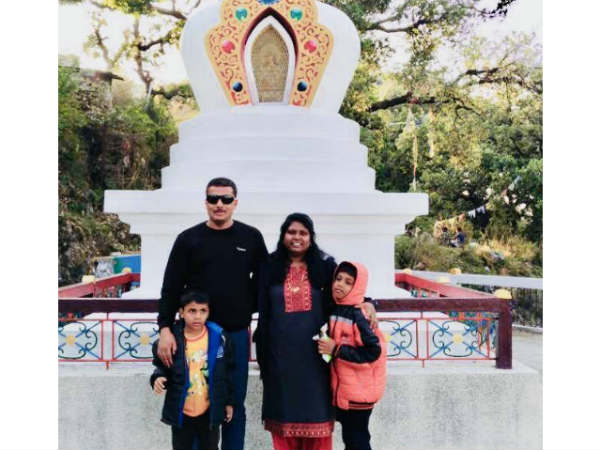 చూపులేదు అయినా కెంపొన్నయ్య ఐఏఎస్ అయ్యాడు