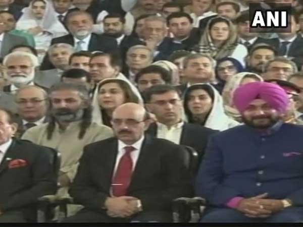 Imran Khan takes oath as 22nd Prime Minister of Pakistan Imran Khan takes oath as 22nd Prime Minister of Pakistan