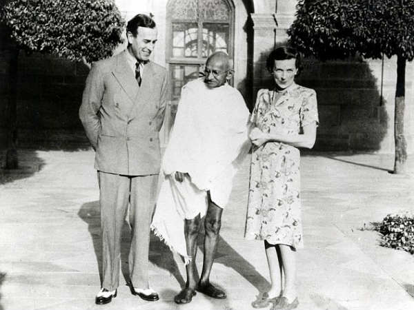 ఆగష్టు 15న భారత్కు స్వాతంత్ర్యం ప్రకటిస్తామన్న మౌంట్బ్యాటెన్