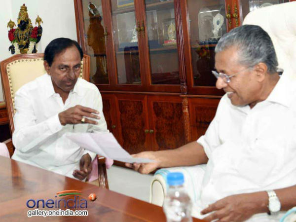 KCR orders 500 tonnes of rice be sent to Kerala. KCR orders 500 tonnes of rice be sent to Kerala.
