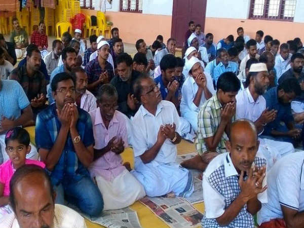Mosque Under Water, Kerala Temple Opens Its Doors to Muslims For Eid Prayers Mosque Under Water, Kerala Temple Opens Its Doors to Muslims For Eid Prayers