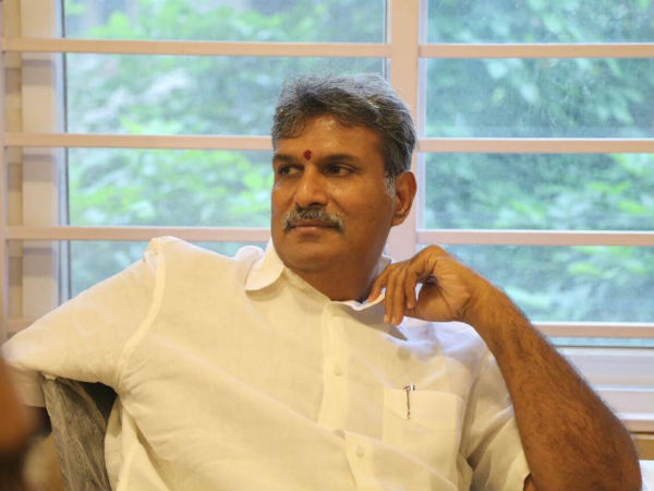 వివాదాలు లేని వ్యక్తి