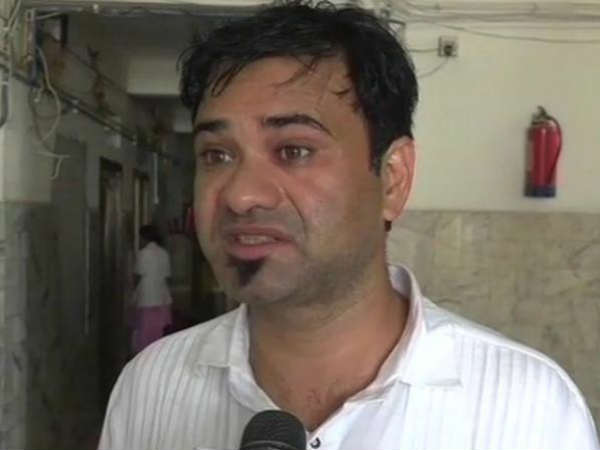 People collects funds for Dr Kafeel Khan as he turns Bankrupt People collects funds for Dr Kafeel Khan as he turns Bankrupt