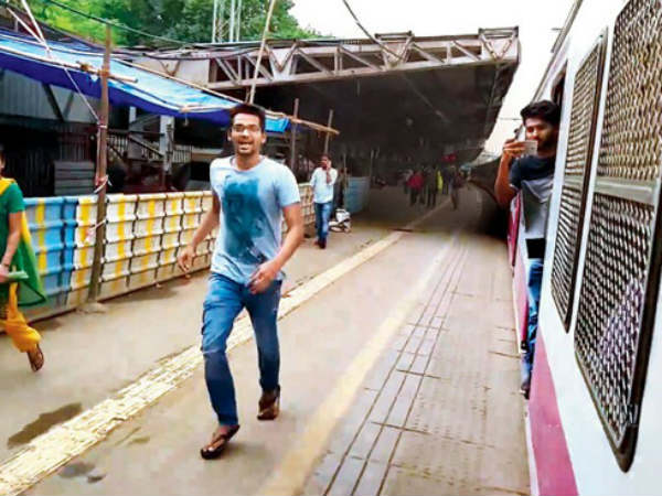 రైల్లోంచి దిగి చిందులు