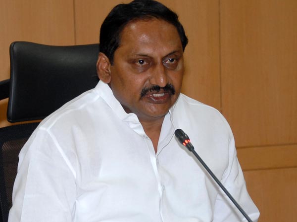 కిరణ్ అనుచరుల ఆగ్రహం