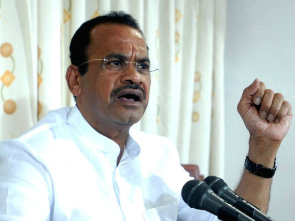 Komatireddy Venkat Reddy in Andhra Pradesh special status issue Komatireddy Venkat Reddy in Andhra Pradesh special status issue