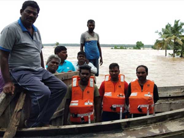 చుట్టుముట్టిన వరద.. భయాందోళనలో ప్రజలు