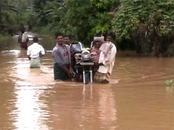బయటి ప్రపంచంతో సంబంధాలు తెలిగిపోయాయి
