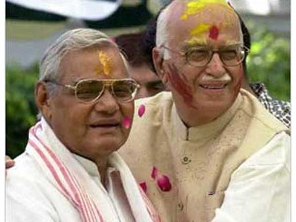 జనతా పార్టీ నుంచి బయటకొచ్చి బీజేపీ స్థాపించిన మిత్రులు