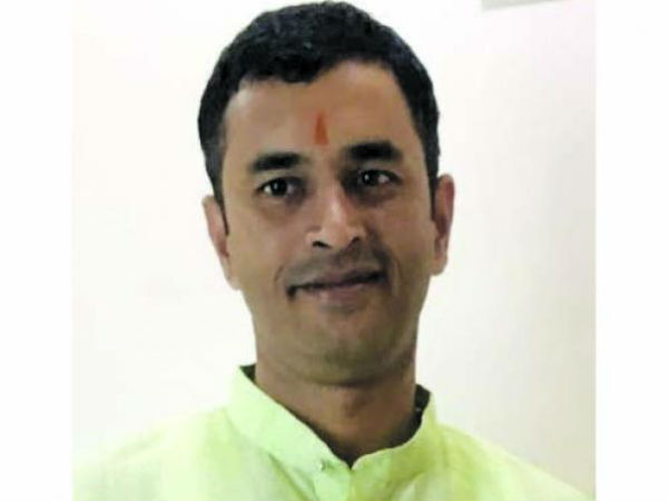 రివాల్వర్ ఎక్కడ ?