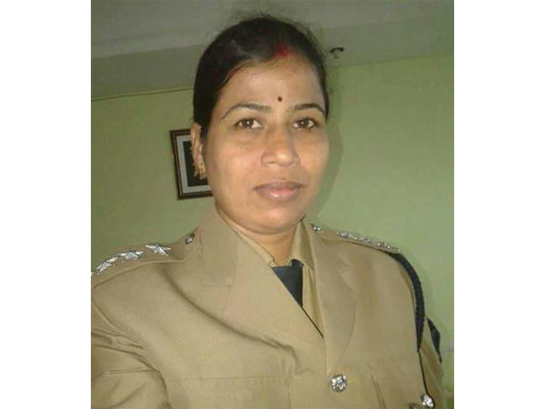 Odisha woman cop in vigilance net for accepting bribe Odisha woman cop in vigilance net for accepting bribe