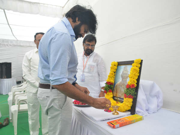 Pawan Kalyan pays tributes to Pingali Venkayya Pawan Kalyan pays tributes to Pingali Venkayya