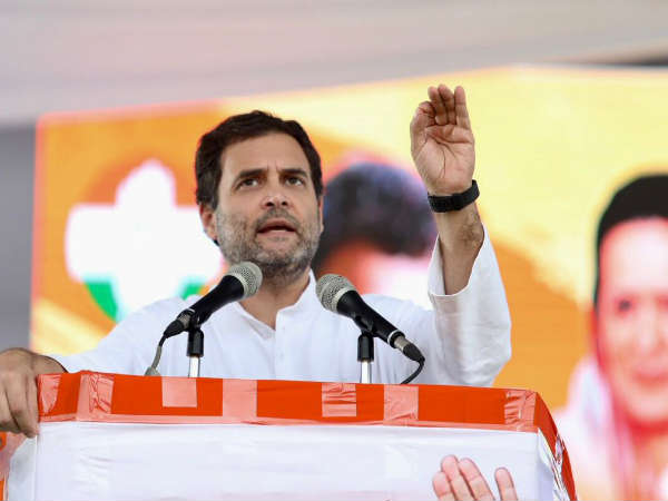 కేసీఆర్ కోట్లాది రూపాయల దోపిడీ