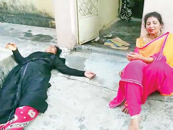 అబార్షన్ చేయించి.. రూ.50లక్షల డిమాండ్