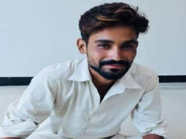 This Pakistani painter became an internet sensation,you know why? This Pakistani painter became an internet sensation,you know why?