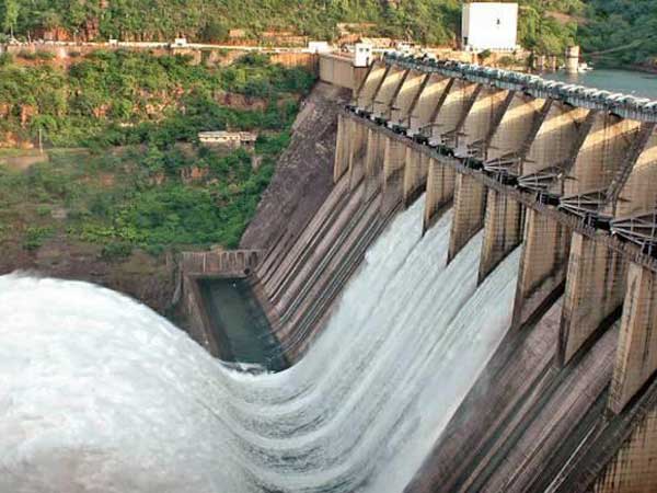 శ్రీశైలం గేట్లు ఎత్తివేత