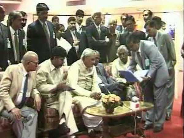 హైదరాబాద్ తోపాటు ఏపీలోని పలు నగరాల్లో పర్యటన