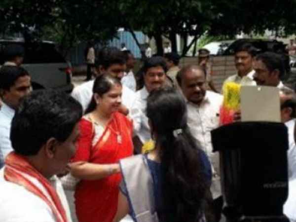 దేవేగౌడ చెప్పారు