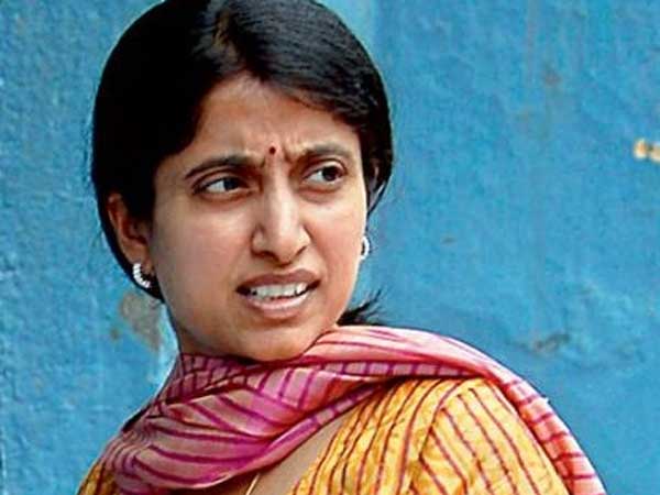 జయలలిత ధైర్యంగా ఎదుర్కొన్నారు, భారతి ఎదుర్కోవాలి: నక్కా