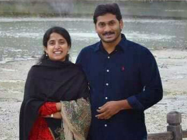 భారతి పేరు ఉండటాన్ని ఖండించలేదే?