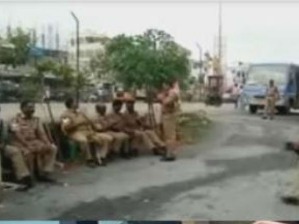 బొత్సను పీఎస్కు తరలించారు..