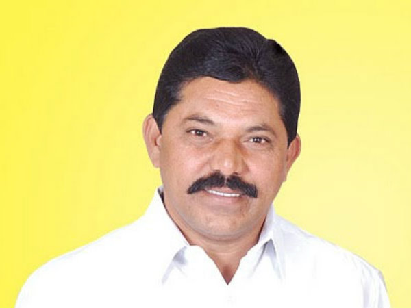 ఓట్లు మావి, సీట్లు స్థానికేతరులకా?
