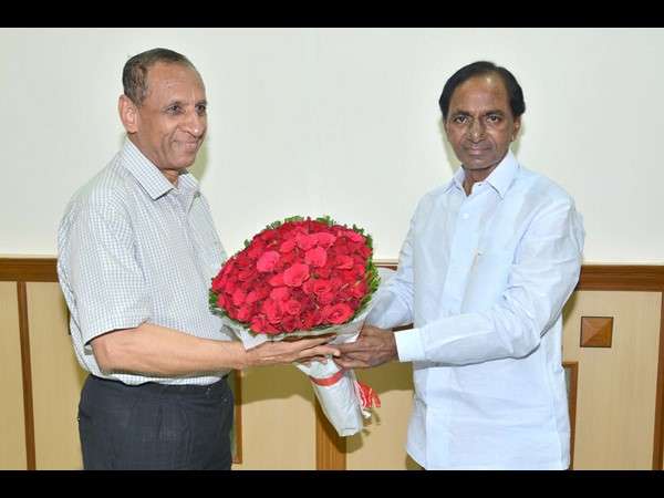 Early Elections in Telangana: KCR meets Governor talks about present politics Early Elections in Telangana: KCR meets Governor talks about present politics