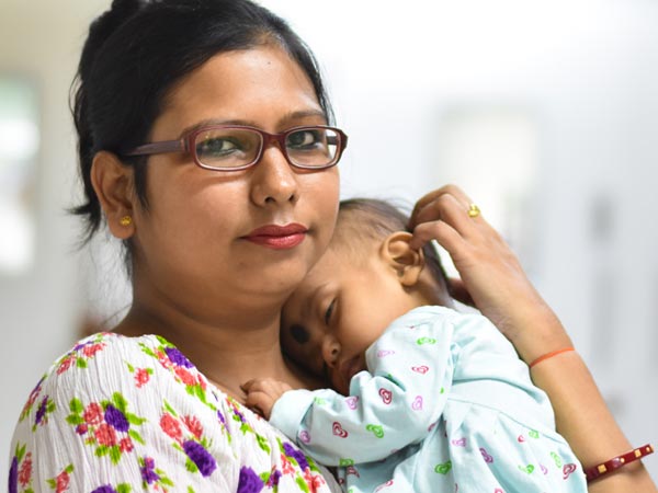 Single Mother Fights Against Society To Save Her Baby Girl Single Mother Fights Against Society To Save Her Baby Girl