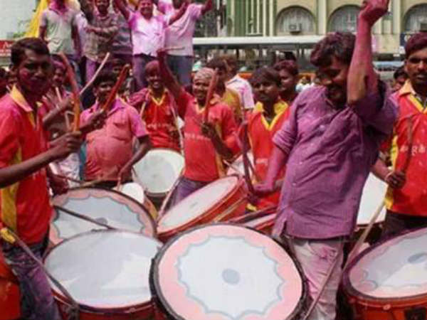 దయనీయస్థితిలో బ్యాండ్బాజా కార్మికులు..!బ్యాండ్ ఆడితే గాని డొక్కాడని పరిస్థితి..!