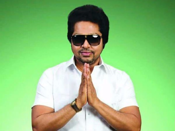 కేసుల్లో ఉన్న లీడర్