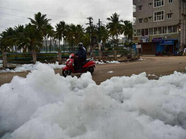 దుర్గంధం,విషవాయువులతో అంటురోగాలు