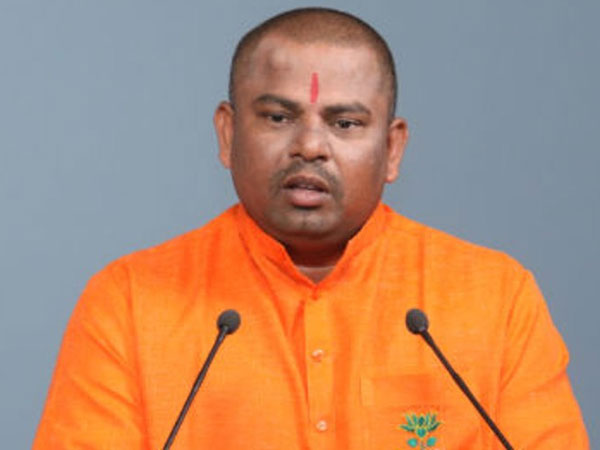 ఉత్తమ్ను కలవడంపై ఆసక్తికరం