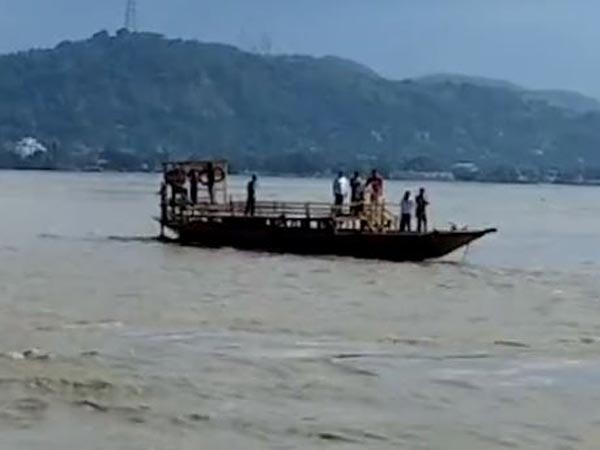 Three Killed as Boat With Nearly 26 People Capsizes in Brahmaputra Three Killed as Boat With Nearly 26 People Capsizes in Brahmaputra