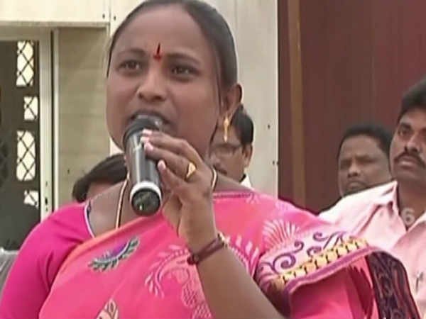 శోభకు టికెట్ ఇవ్వద్దు..
