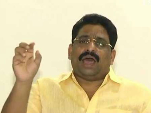 జగన్ కు...అర్హత లేదు