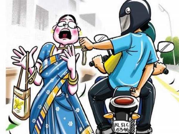 Woman brought chopped finger of a thief to police station in Bengaluru. Woman brought chopped finger of a thief to police station in Bengaluru.