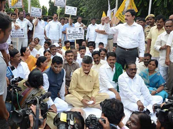 ఇప్పుడు...ఇన్నాళ్లకు కేసులేంటి?