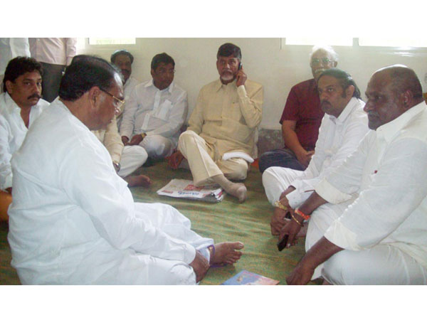 చంద్రబాబు కన్నీరుపెట్టారు..