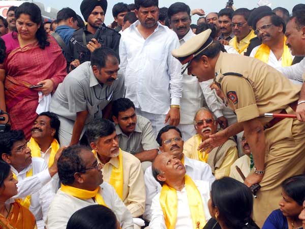 కేసీఆర్ హస్తం కూడా..