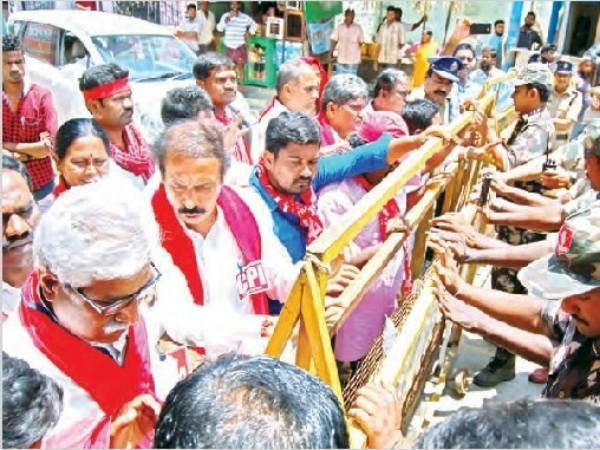 ఆదిలోనే...అడ్డుకున్నారు