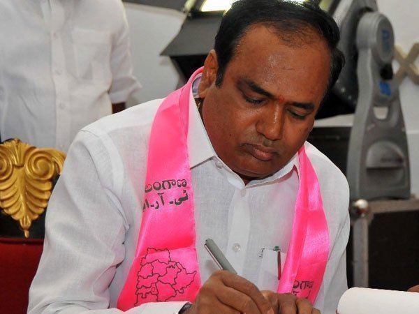టీఆర్ఎస్కు షాకిచ్చిన ఎమ్మెల్సీ భూపతి రెడ్డి