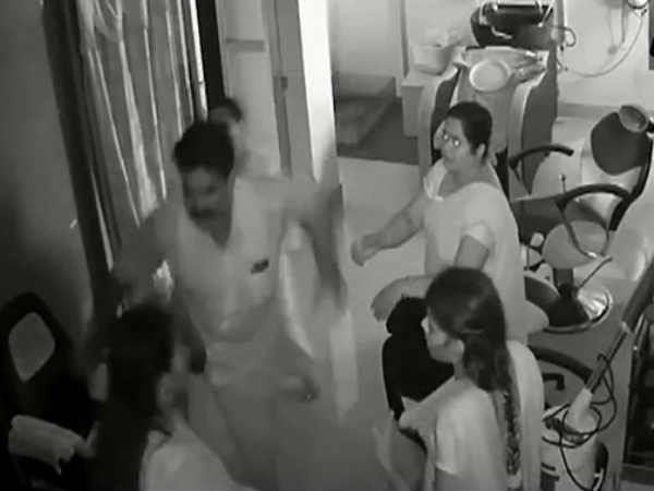 DMK Suspends Leader Seen On Video Kicking Woman In Beauty Parlour DMK Suspends Leader Seen On Video Kicking Woman In Beauty Parlour