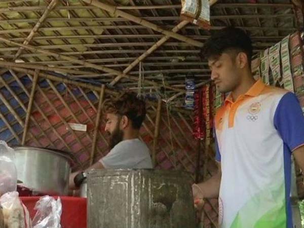 Bronze medal winner at Asia games 2018 is selling tea Bronze medal winner at Asia games 2018 is selling tea