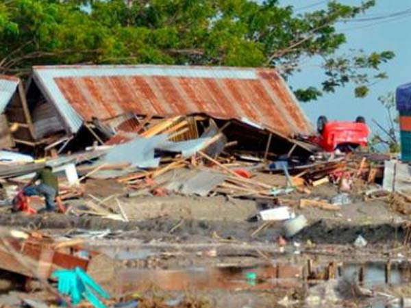 భూకంపం, సునామీల కారణంగా దయనీయంగా పరిస్థితి