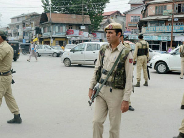 Police kidnapped by terrorists and killed in Jammu kashmir Police kidnapped by terrorists and killed in Jammu kashmir