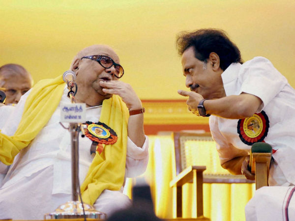 రాజకీయాలకు చెక్