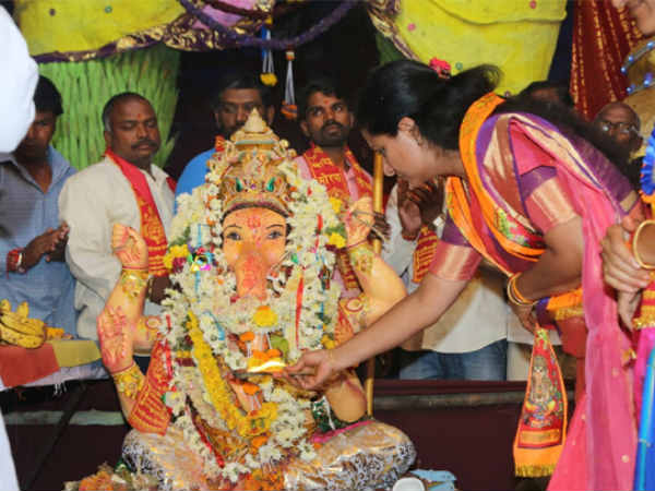 Kavitha fires at Congress and TDP alliance Kavitha fires at Congress and TDP alliance